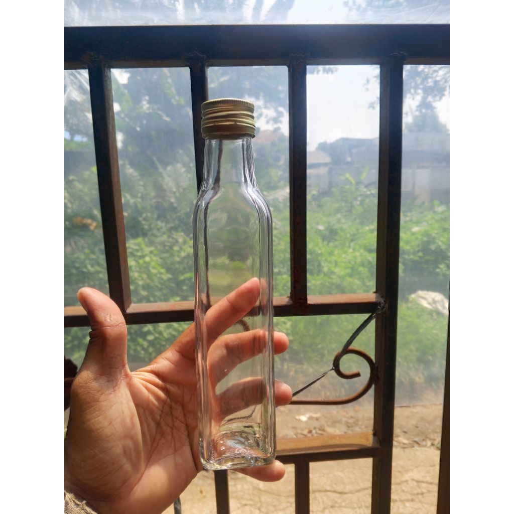 botol kaca bening 250 tutup aluminium/botol kotak