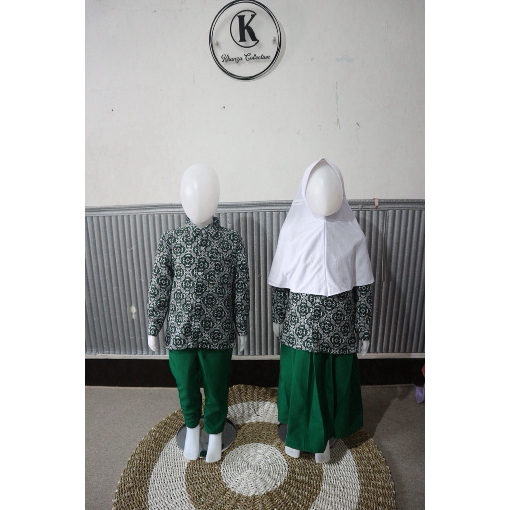 Setelan seragam sekolah TK batik hijau putih