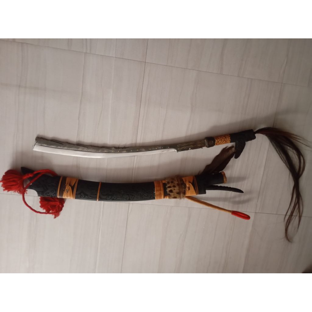 Pedang Tradisional Mandau Asli Hiasan Dinding