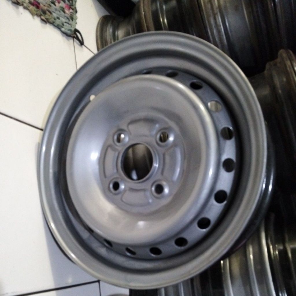 velg kaleng R14 pcd 4x114 ori avanza