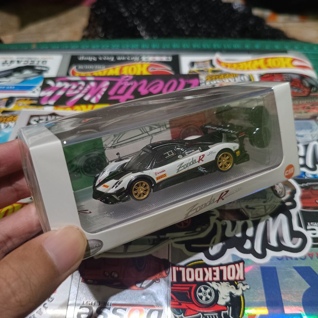 CM model pagani zonda putih seal