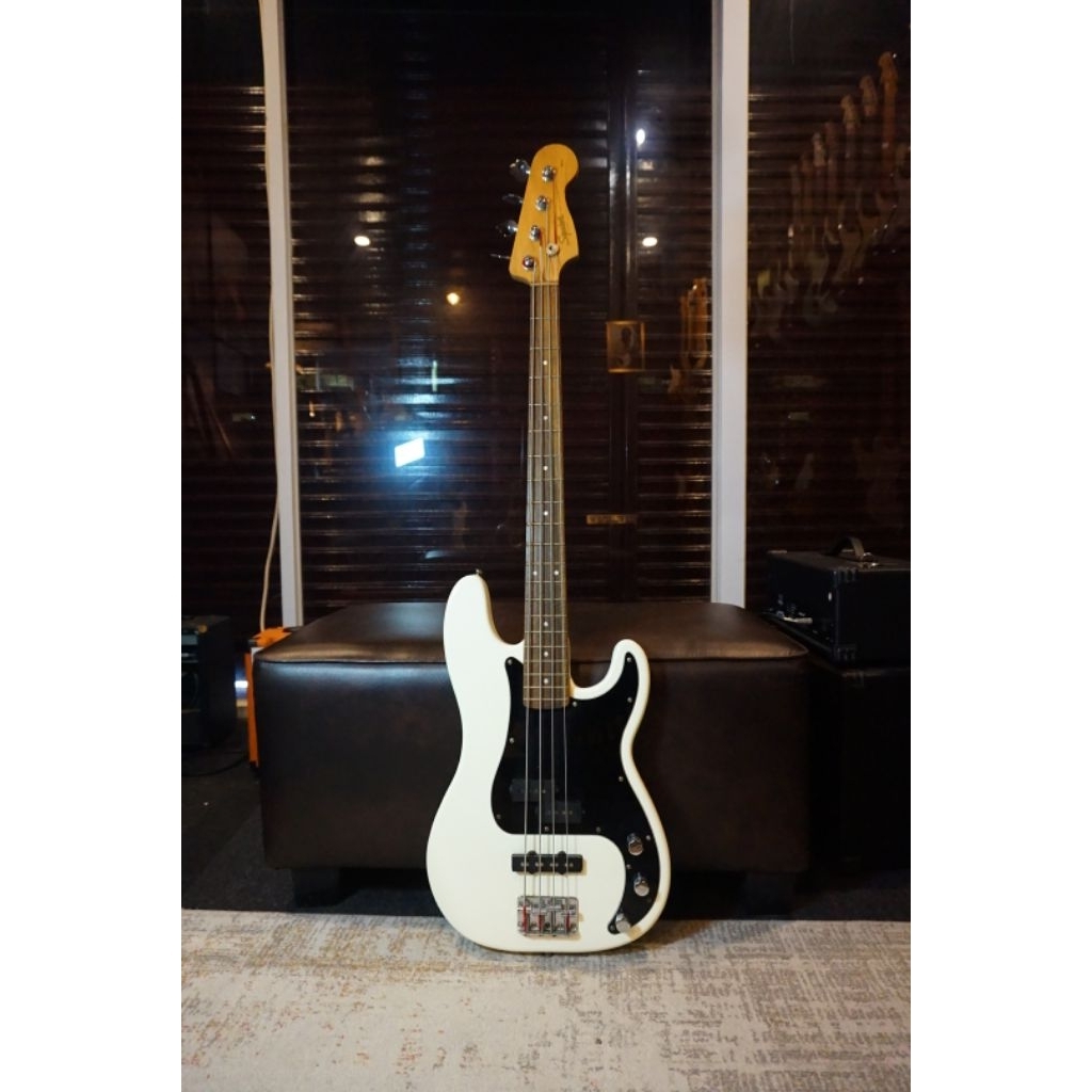 Squier PJ Bass Affinity Series Mulus