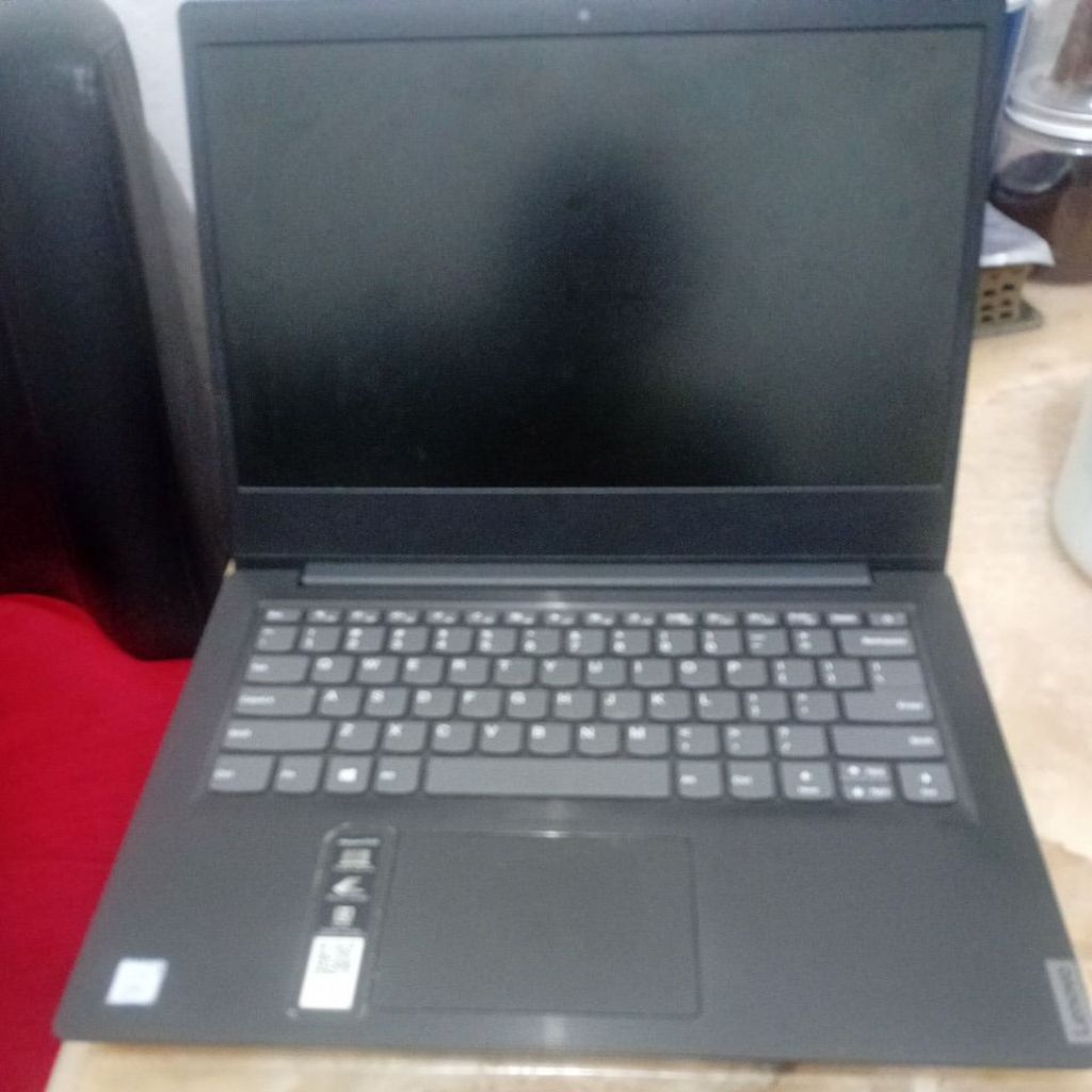 Laptop LENOVO Ideapad S145 core i 3