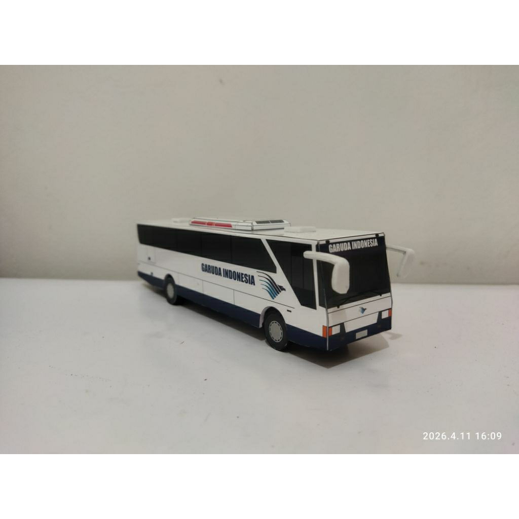 Miniatur Bus Garuda Indonesia