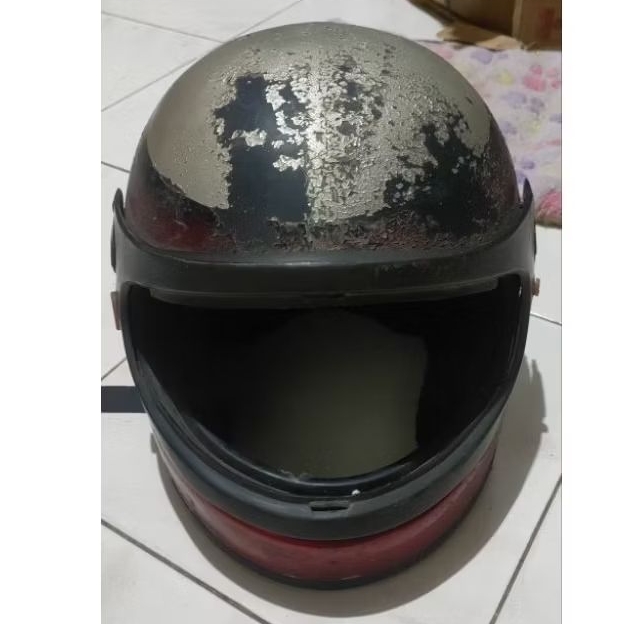 helm bekas (seken)