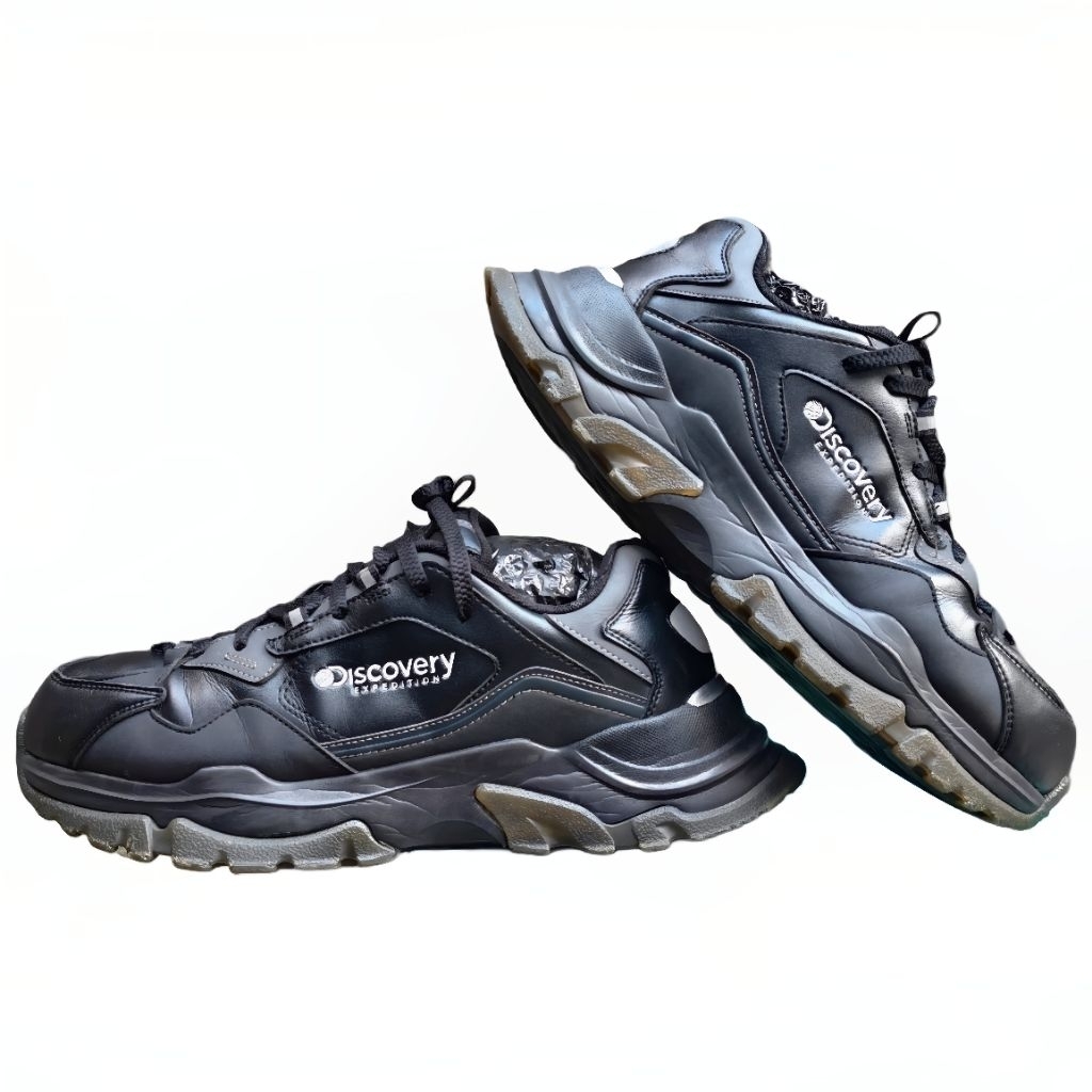 Sepatu Discovery