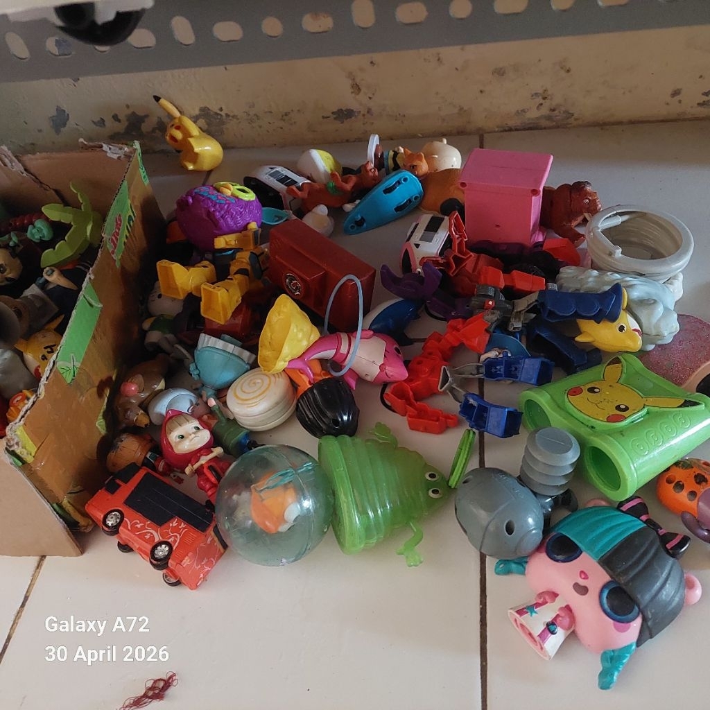 MAINAN MCD KILOAN HAPPY MEAL KONDISI BERSIH MAINAN RANDOM PRELOVED