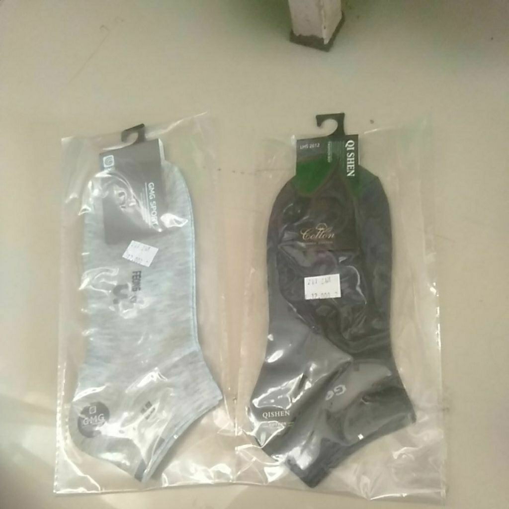 kaos kaki kuliah qishen