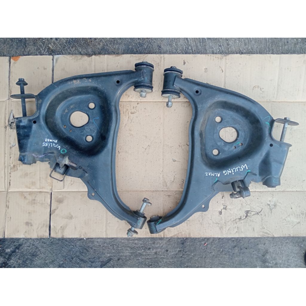 Lower arm sayap belakang wuling almaz copotan original