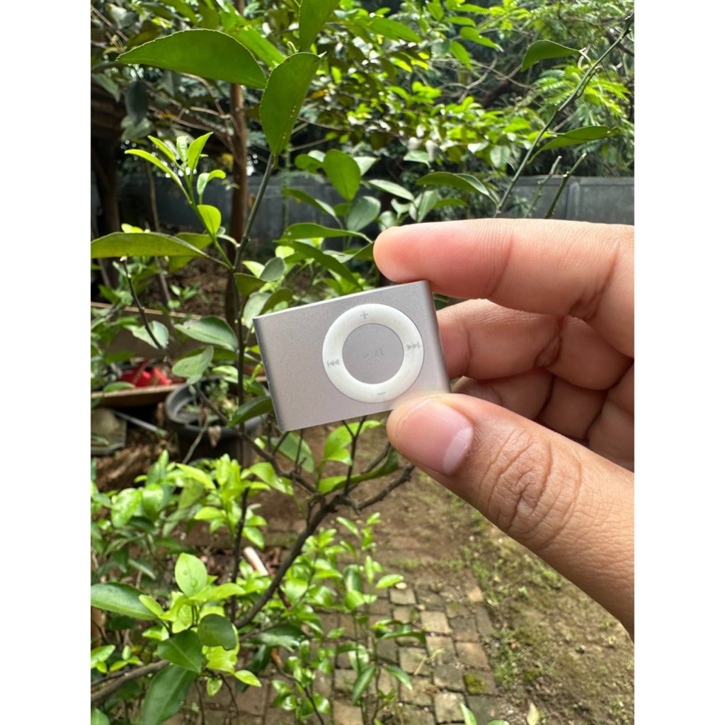 iPod Shuffle 2nd gen 1GB Silver