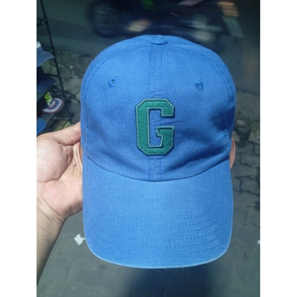 Topi GAP Biru Simple Cape Second Like New