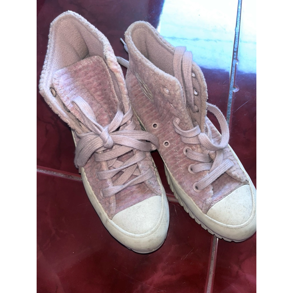PRELOVED SEPATU CONVERSE PINK