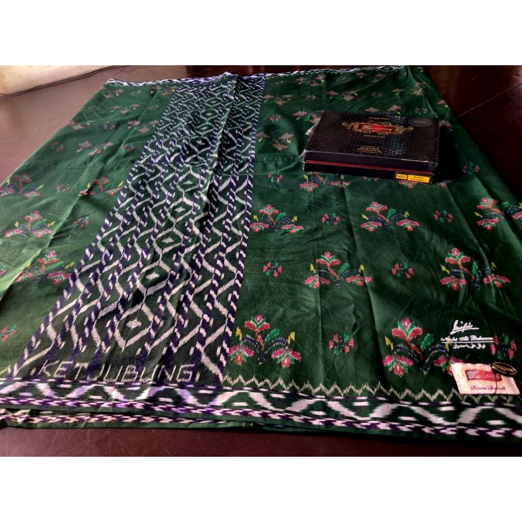 sarung BHS KETJUBUNG seken like new