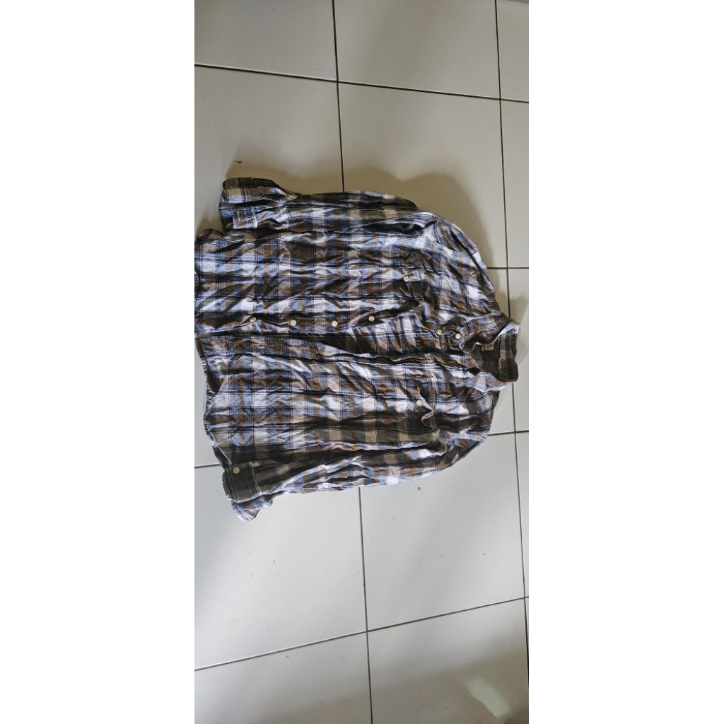 kemeja levi's ukuran M