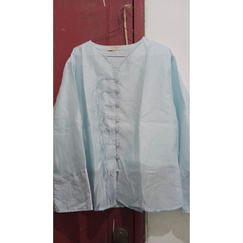 Preloved leody kemeja chines immerlad