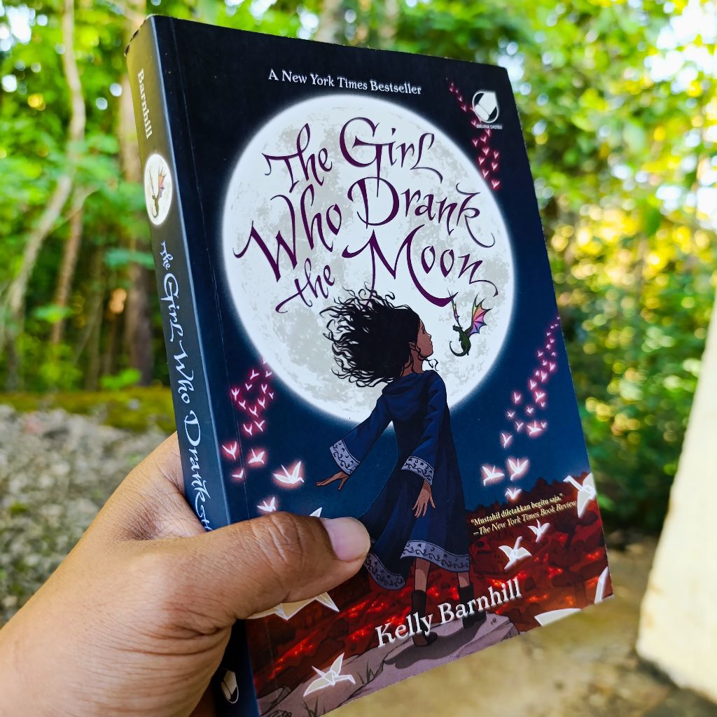 novel The girl who drank the moon - kelly barnhill original