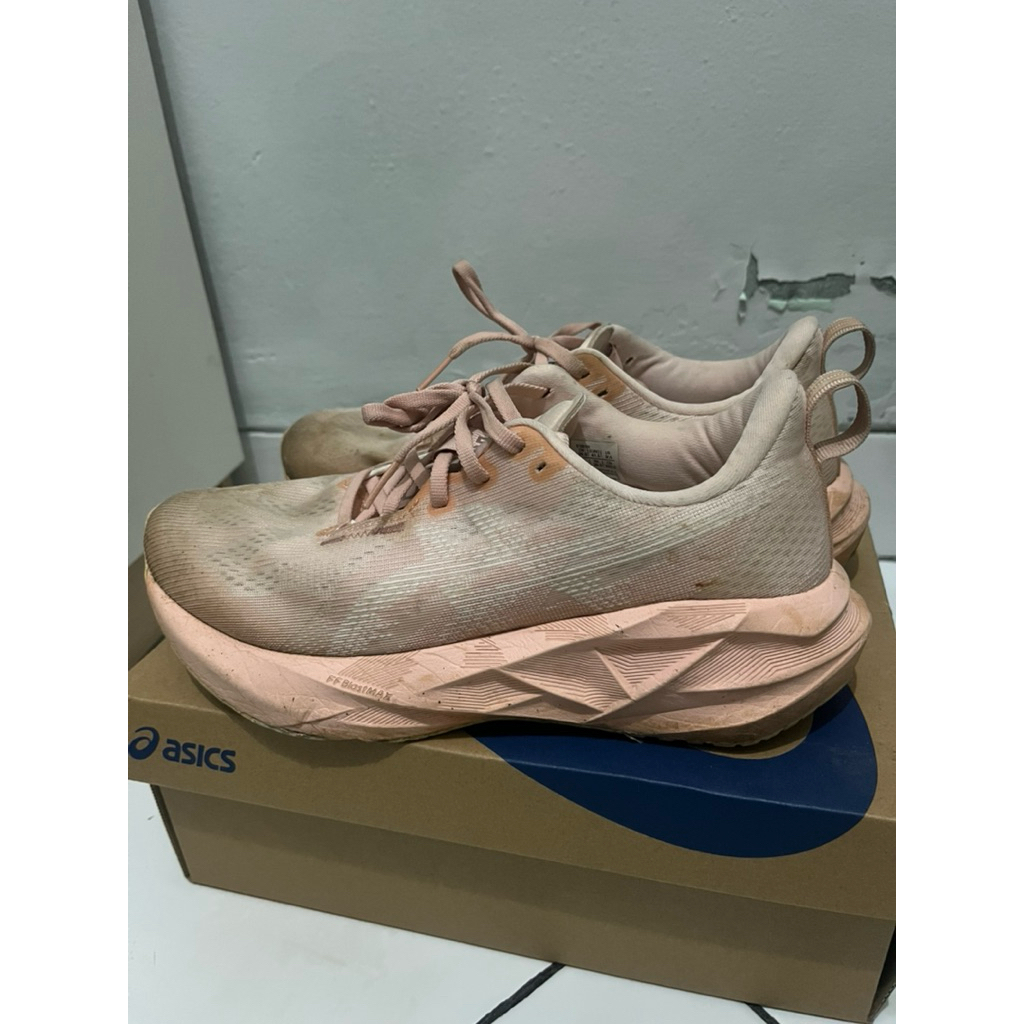 Asics Novablast 5