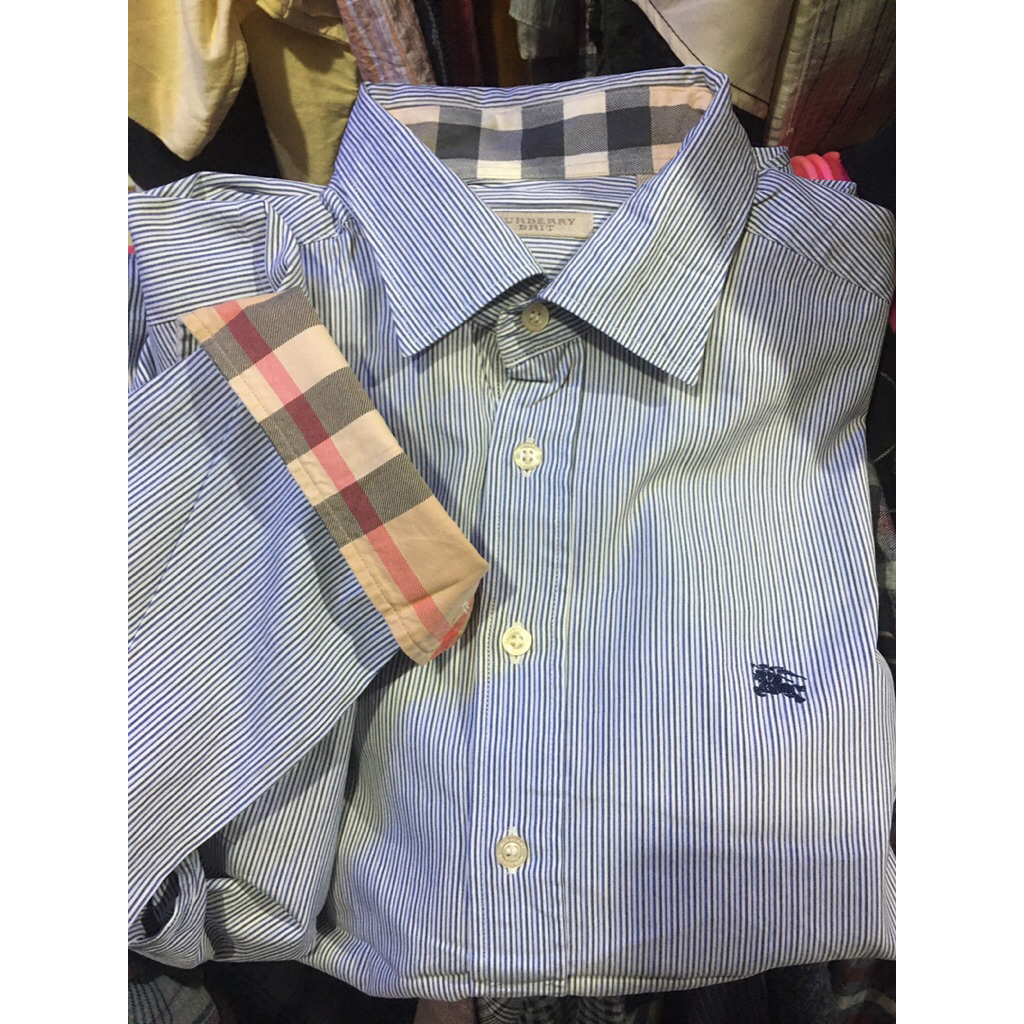 kemeja burberry