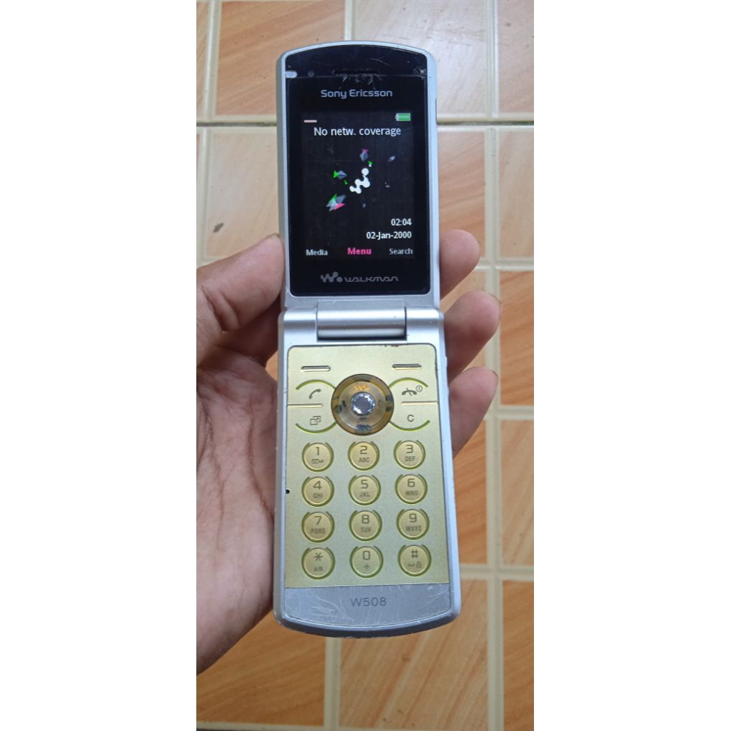 Sony Ericsson W508 Bahan