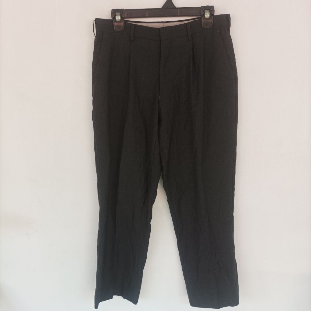 BENETTON CELANA KANTOR FORMAL SECOND SIZE 30 B012