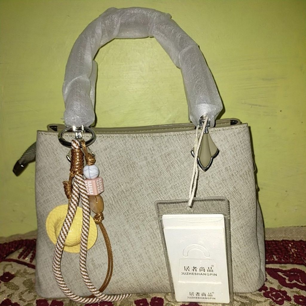 Promo Tas Import Harga Lokal Bahan Kulit Warna Hijau dilengkapi tali panjang