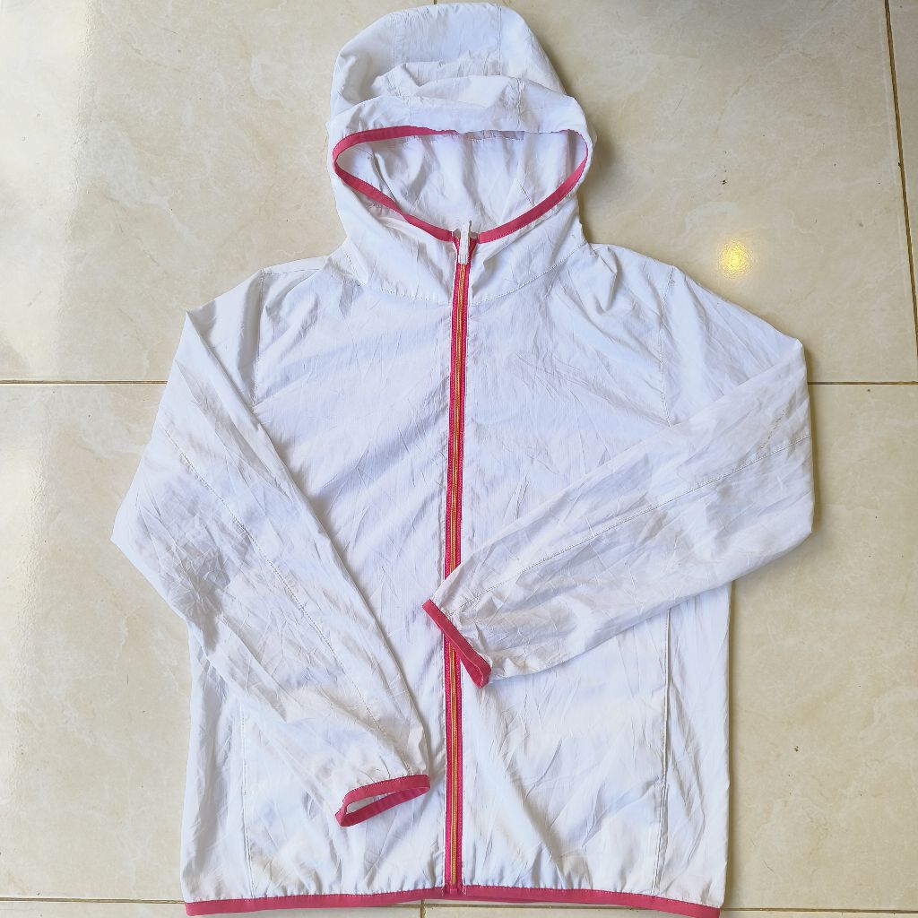 jaket olahraga anak uniqlo / jaket running anak uniqlo