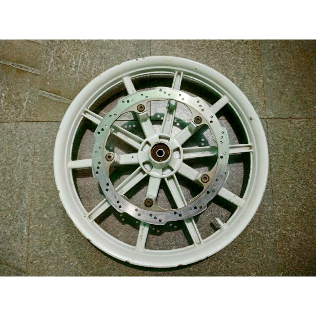Velg Depan Suzuki Satria Fu palalng 10  Racing Boy RCB minus Cat nya aja mulai jelek