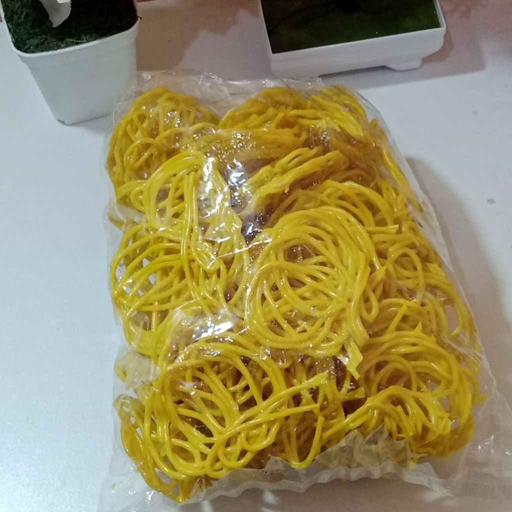 1 Kg Krupuk Mie Kuning - Krupuk Bawang - Krupuk Mekar