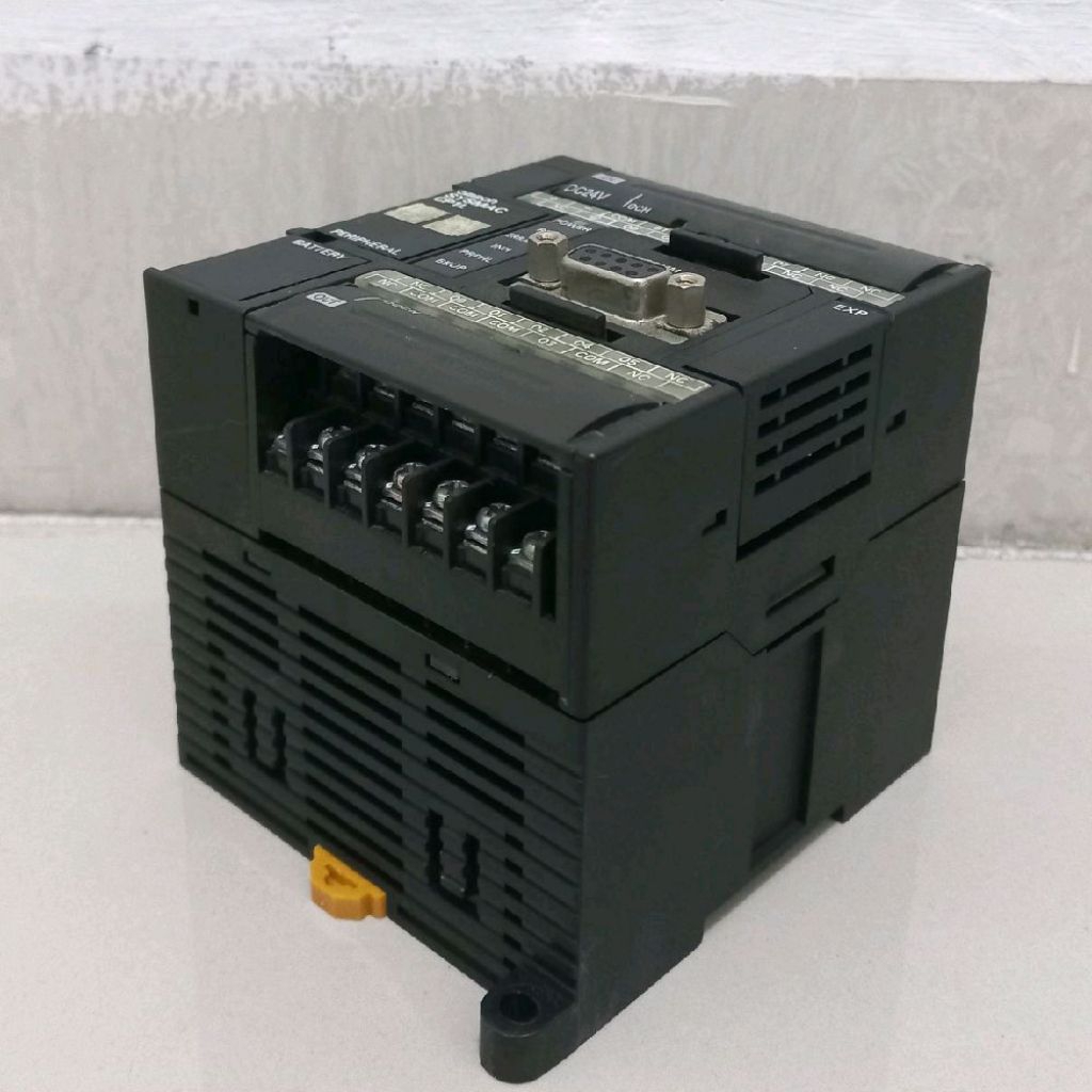 Plc Omron Cp1L L14DT-D