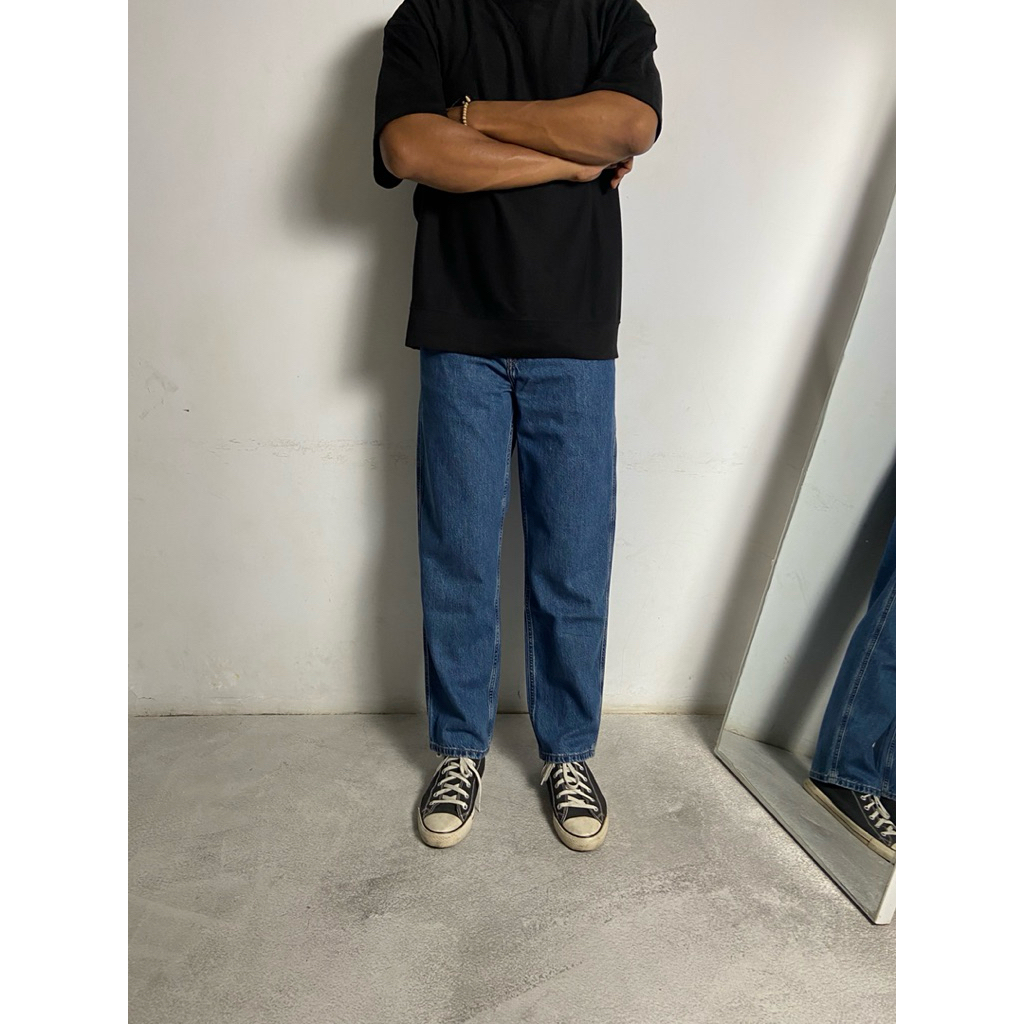 UNIQLO WIDE TAPERED JEANS