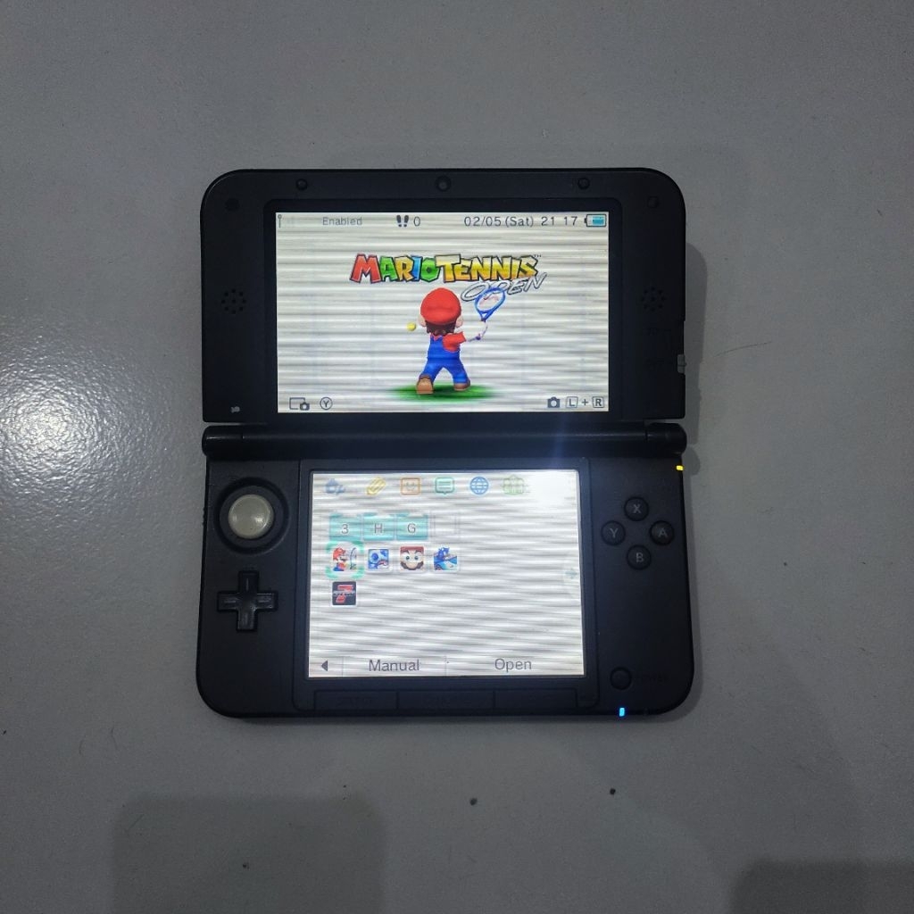 Nintendo 3DS XL (old version)