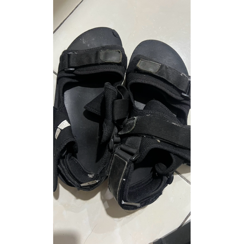 [preloved] Hijack Sandals Black Alto Orca - Size 42 Well used