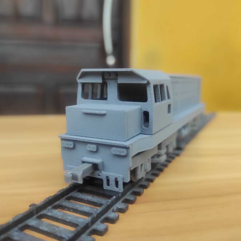 Miniatur Kereta Api Lokomotif BB303 UNPAINT
