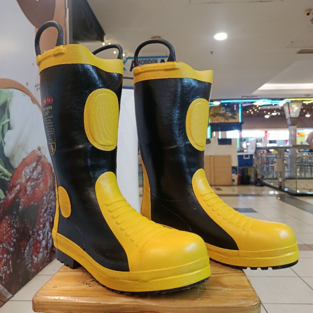 Sepatu Pemadam Kebakaran Harmit / FireMan Boot / Sepatu Damkar / Safety Fire Boot -41