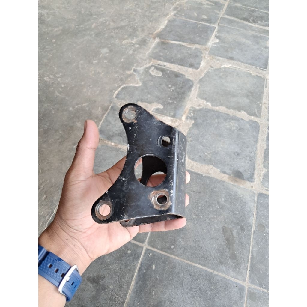 pangkon dudukan mesin honda cb 100 cb 125 gl 100 platina original
