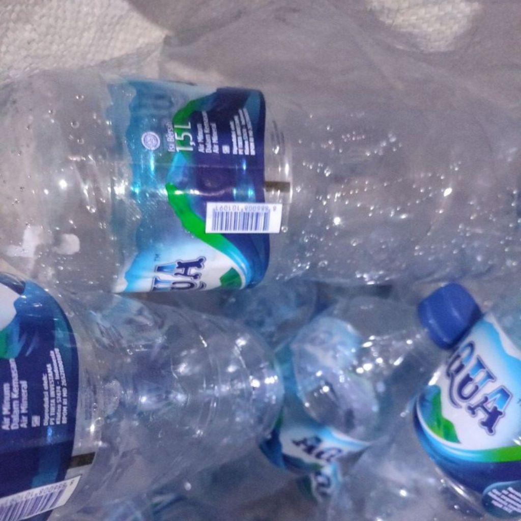 Botol Aqua bekas 1500ml/ botol plastik  bekas/ botol sekali pakai