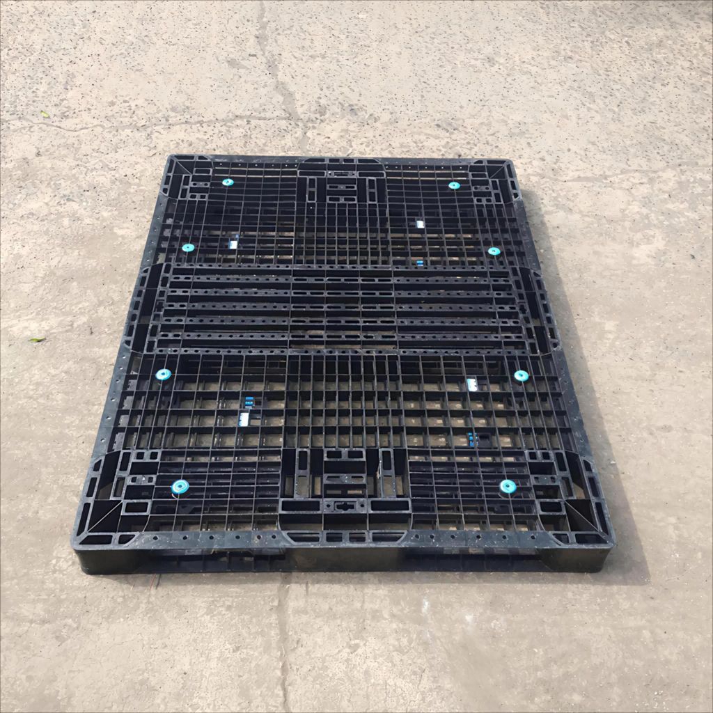 palet plastik 110x140x10 hitam