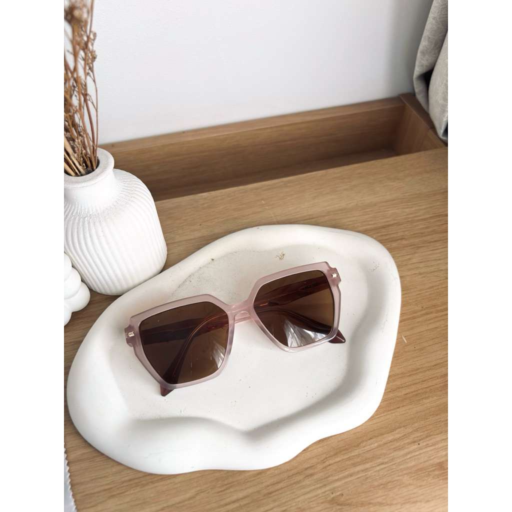 Sunglasses Kacamata Hitam Wanita by Optik Melawai