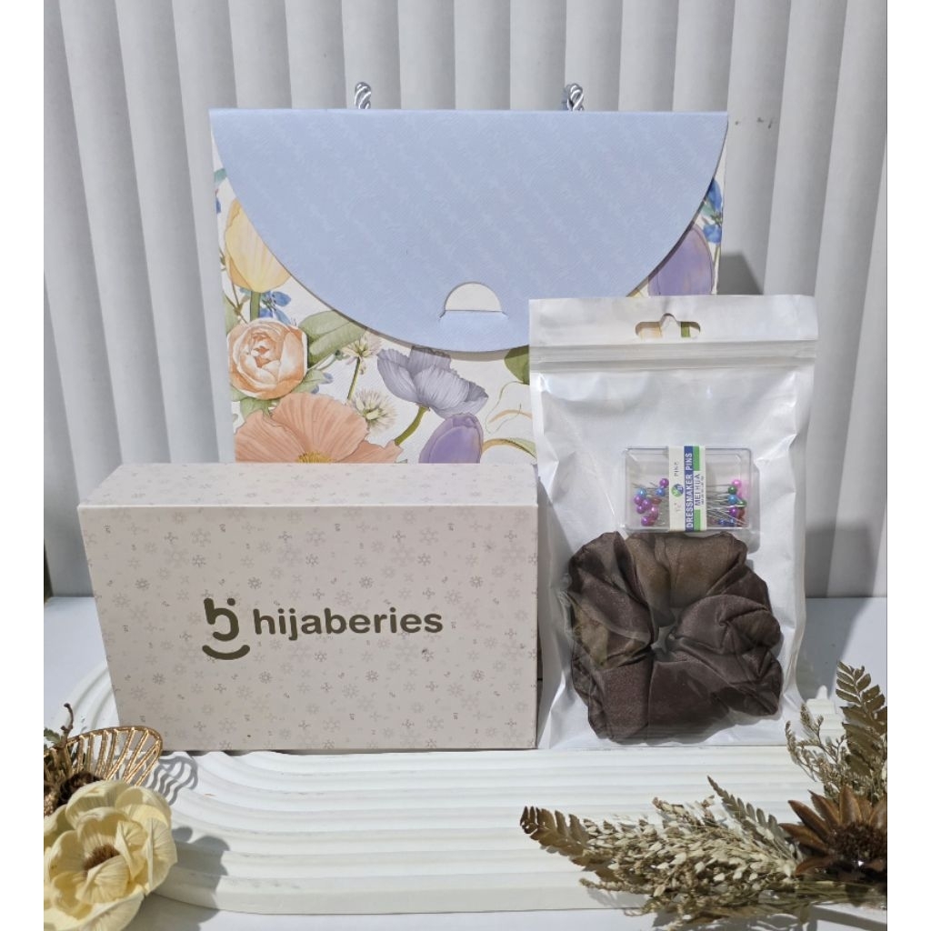 Hampers hijab kado ultah - Hampers jilbab kado untuk guru