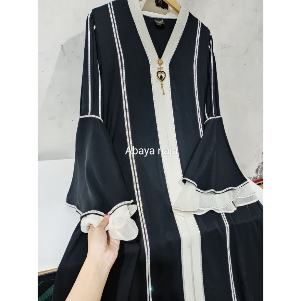 Abaya naja Abaya Mesir Tangan lebar list putih depan belakang
