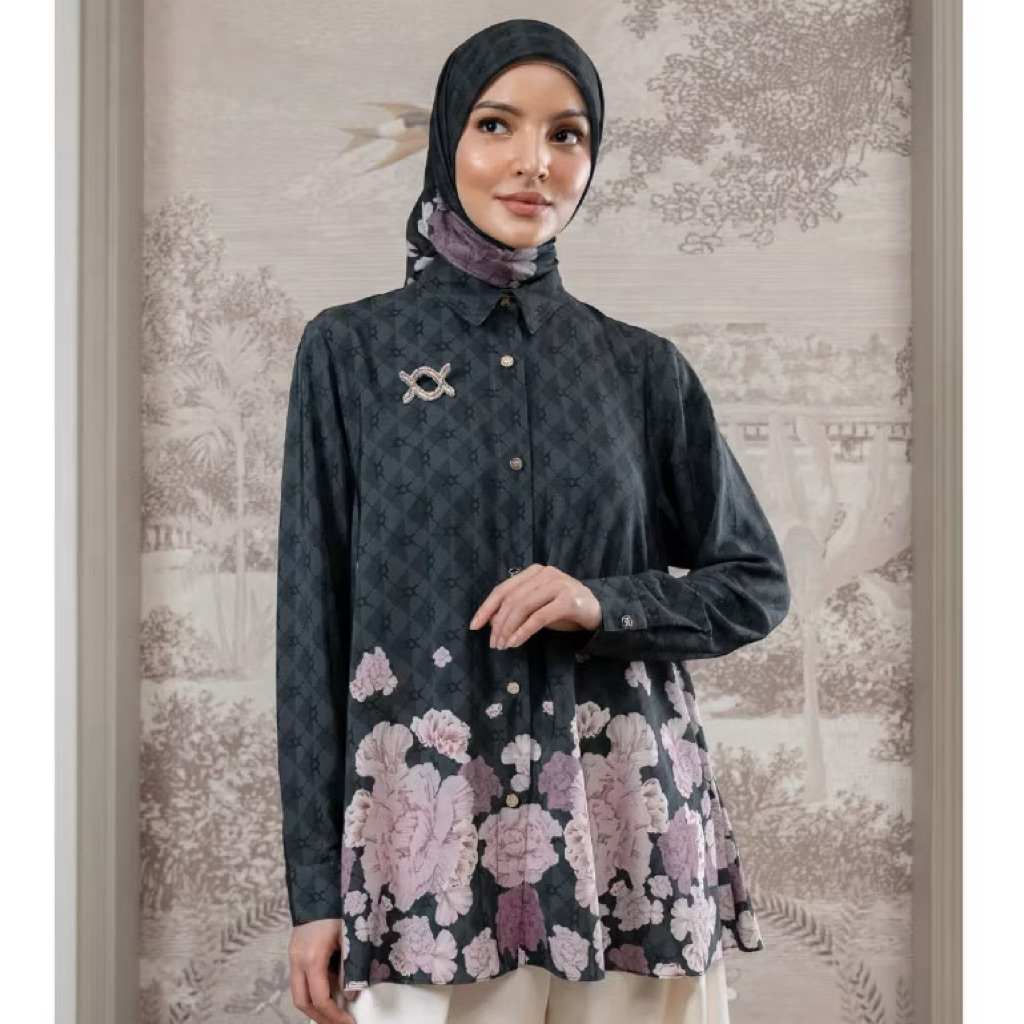 rosette wearingklamby size S PL