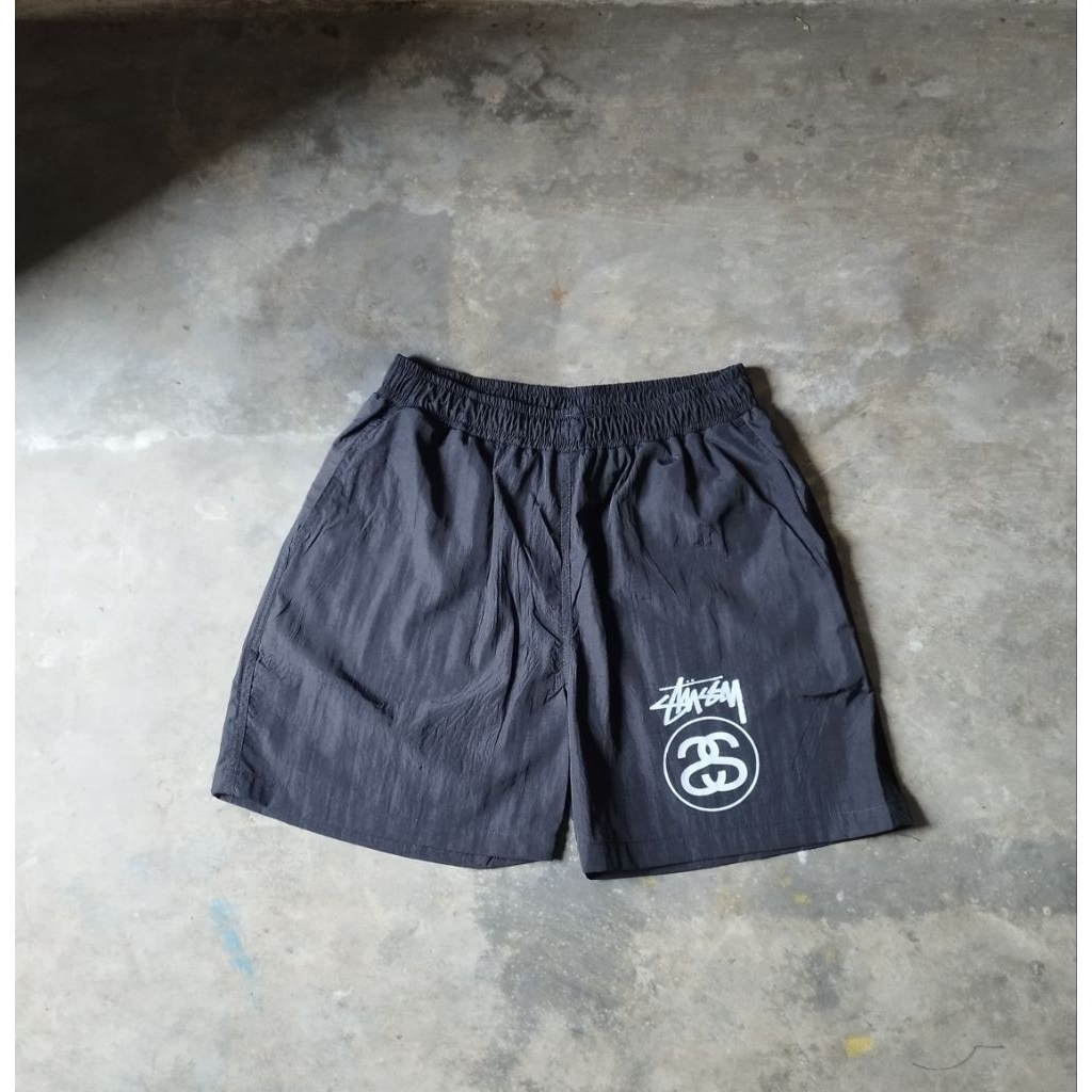 Celana pendek stussy