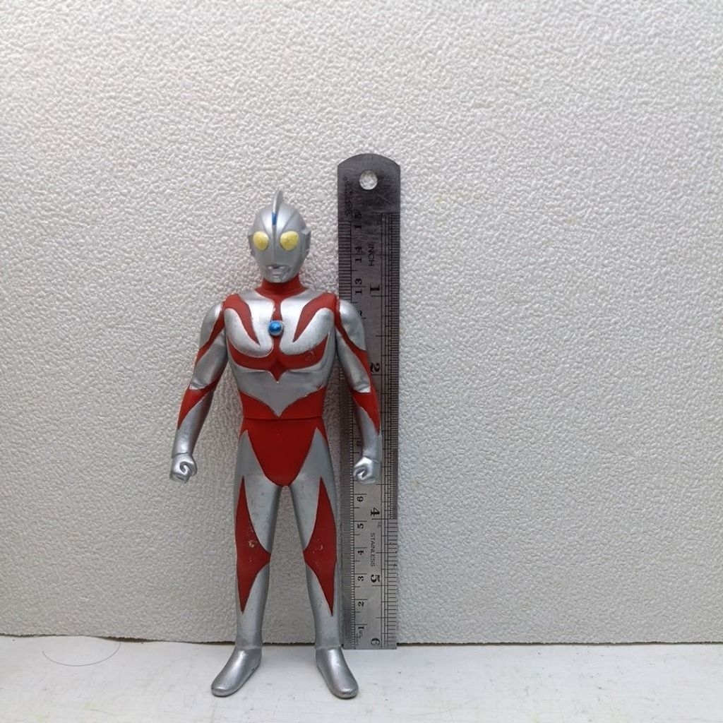 FIGUR ULTRAMAN NEOS BANDAI