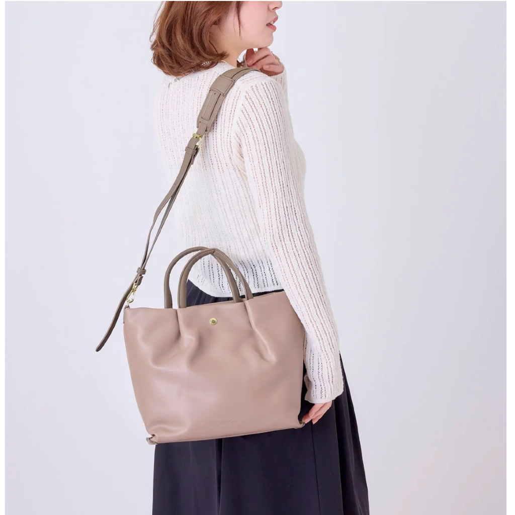 Legato Largo medium PU Leather/ kulit 2 way shoulder bag dan hand bag 100% Original Japan nyaman dip