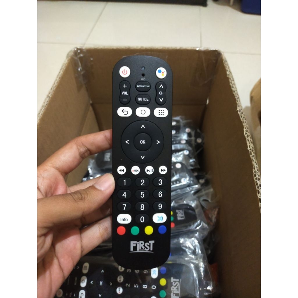 Remote Voice X1 4K First Media Board Hitam