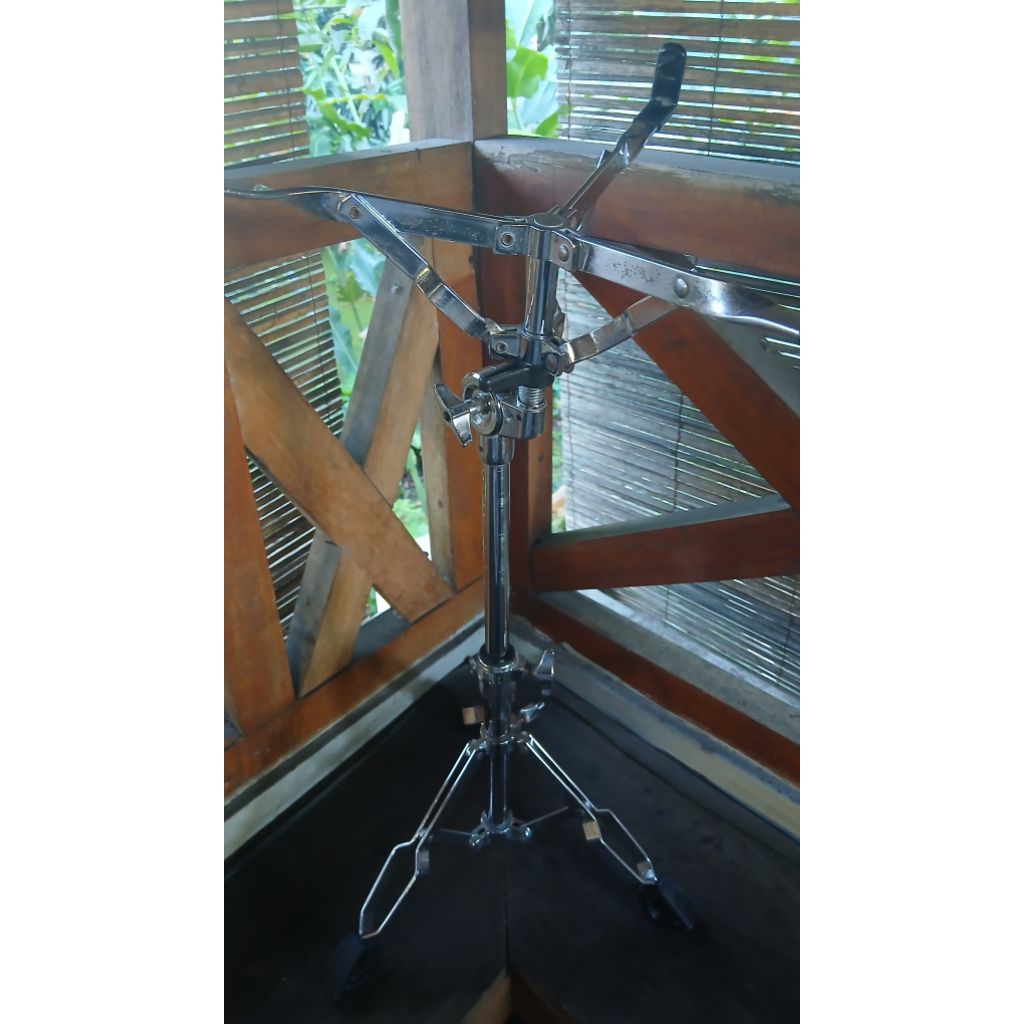 stand snare drum pearl....