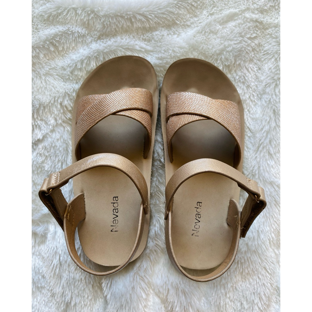 Preloved sepatu sendal nevada anak perempuan
