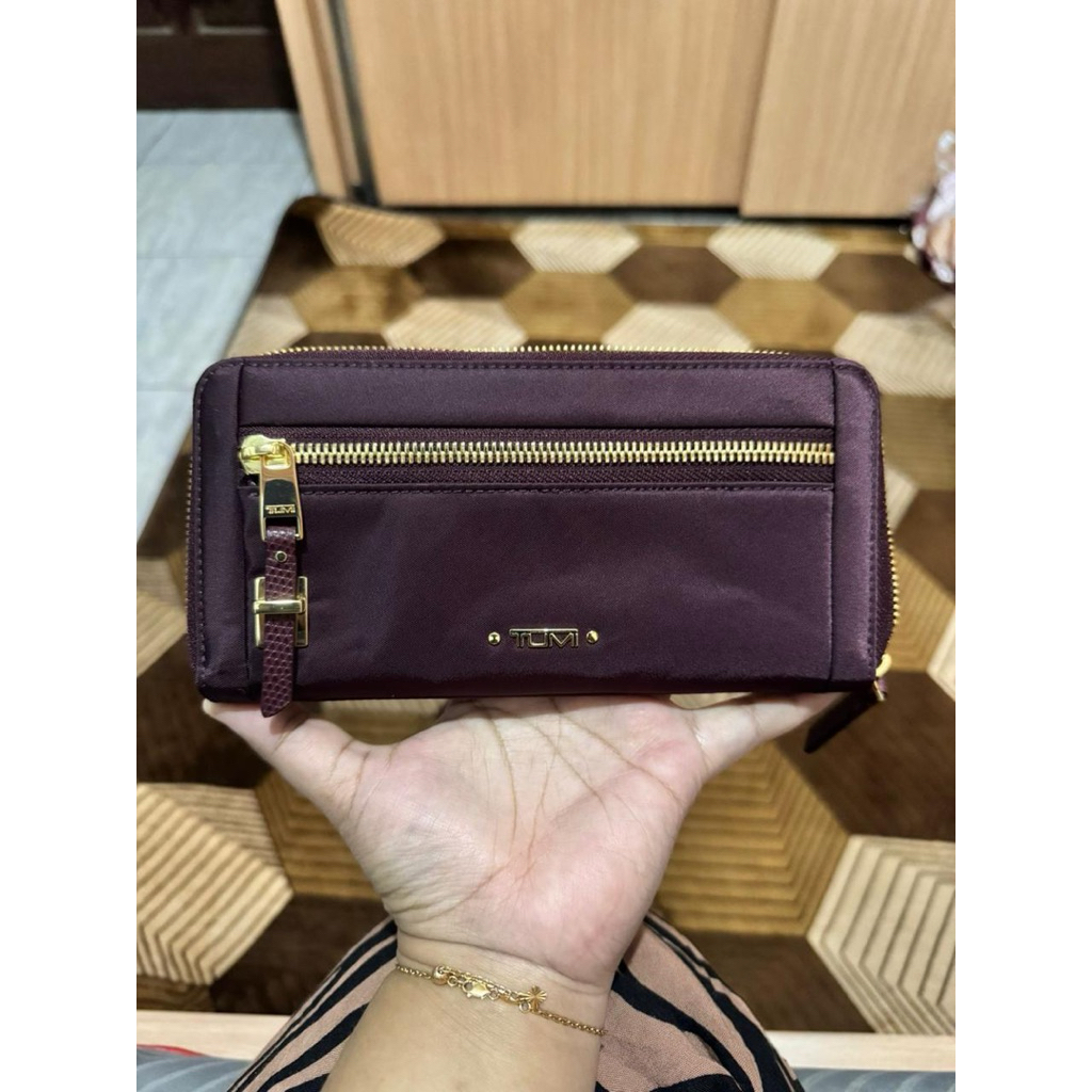 tumi long wallet