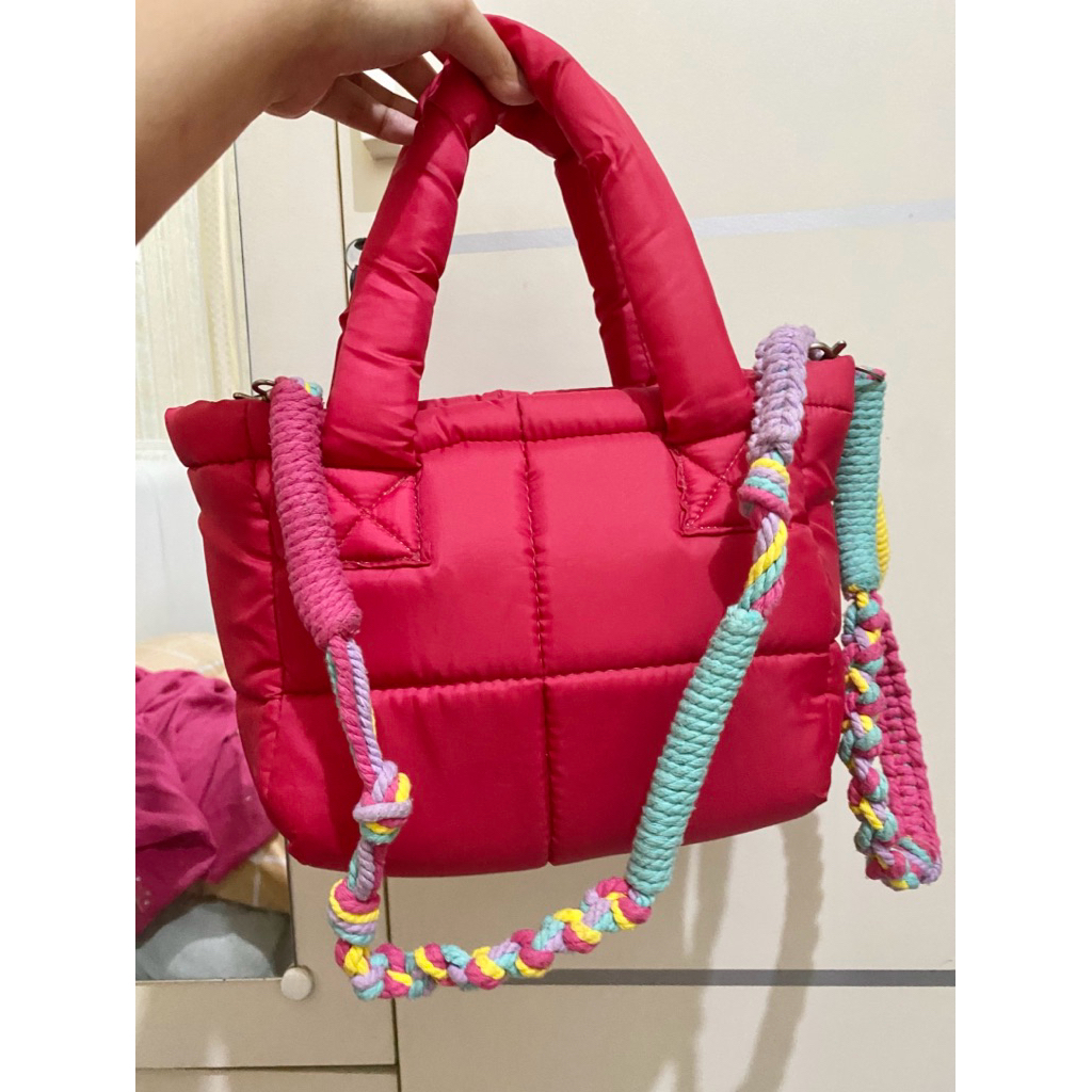 preloved fuschia pillow bag with macrame strap
