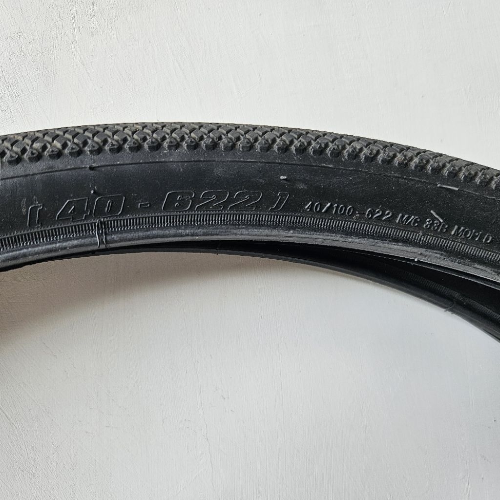 ban vee tire 700x40c masih tebal